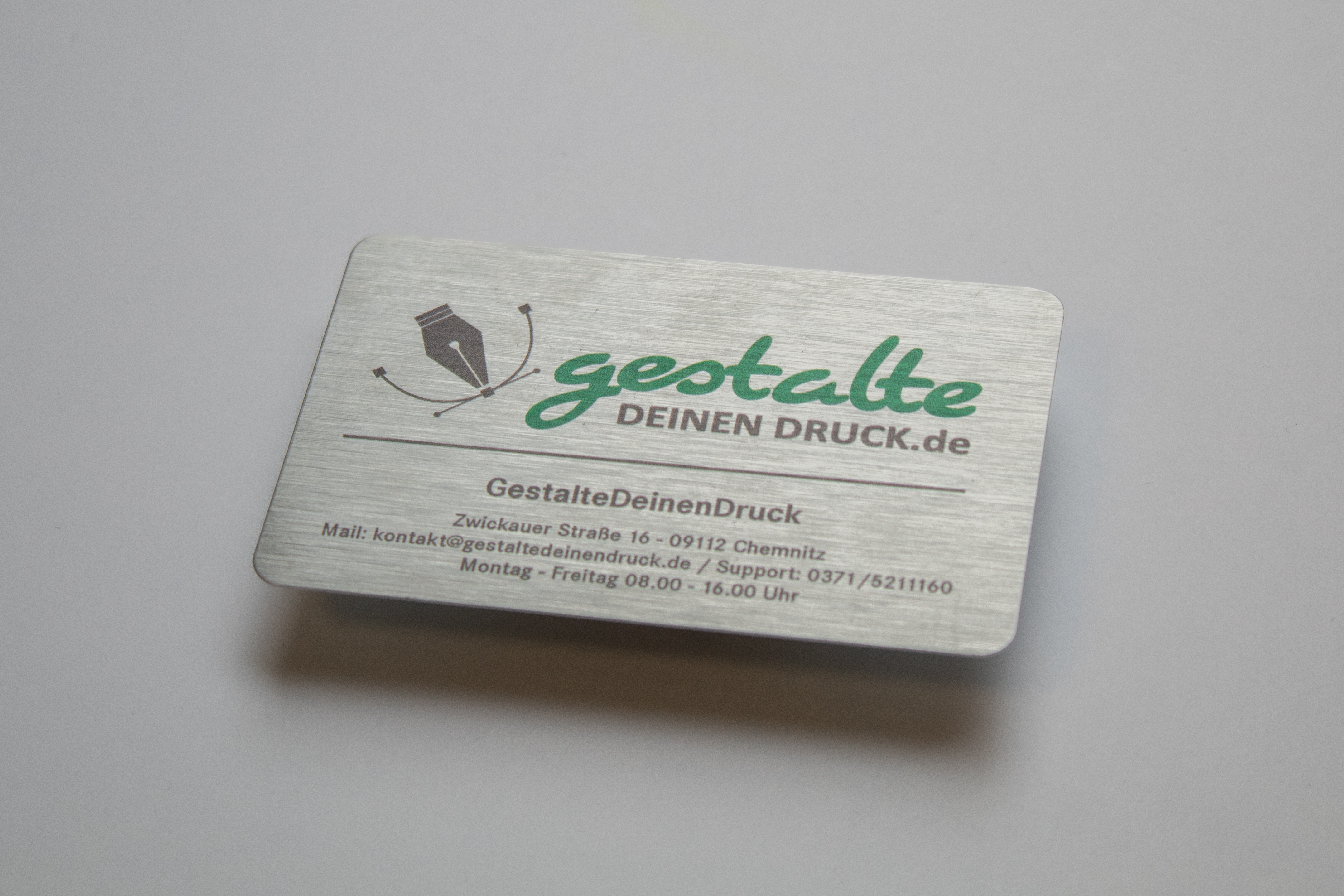 Visitenkarte Alu gebürstet Alukarte, Namensschild, Aluvisitenkarte, mit Magnethalter