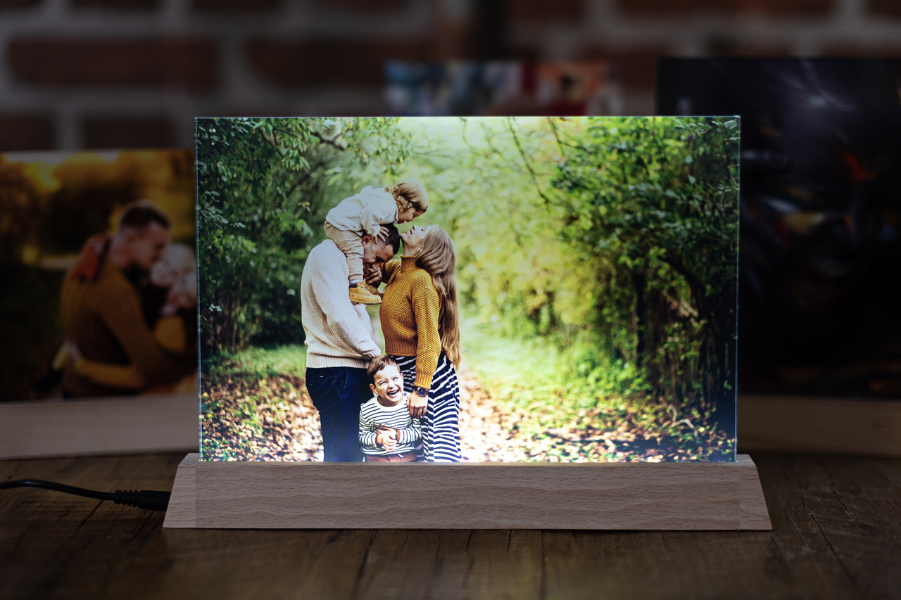 LED Fotoaufsteller aus Buchenholz / Hochformat Fotoaufsteller, Beleuchtet, Acryl, Holz, Fotostandfuß, Standfuß, LED,
